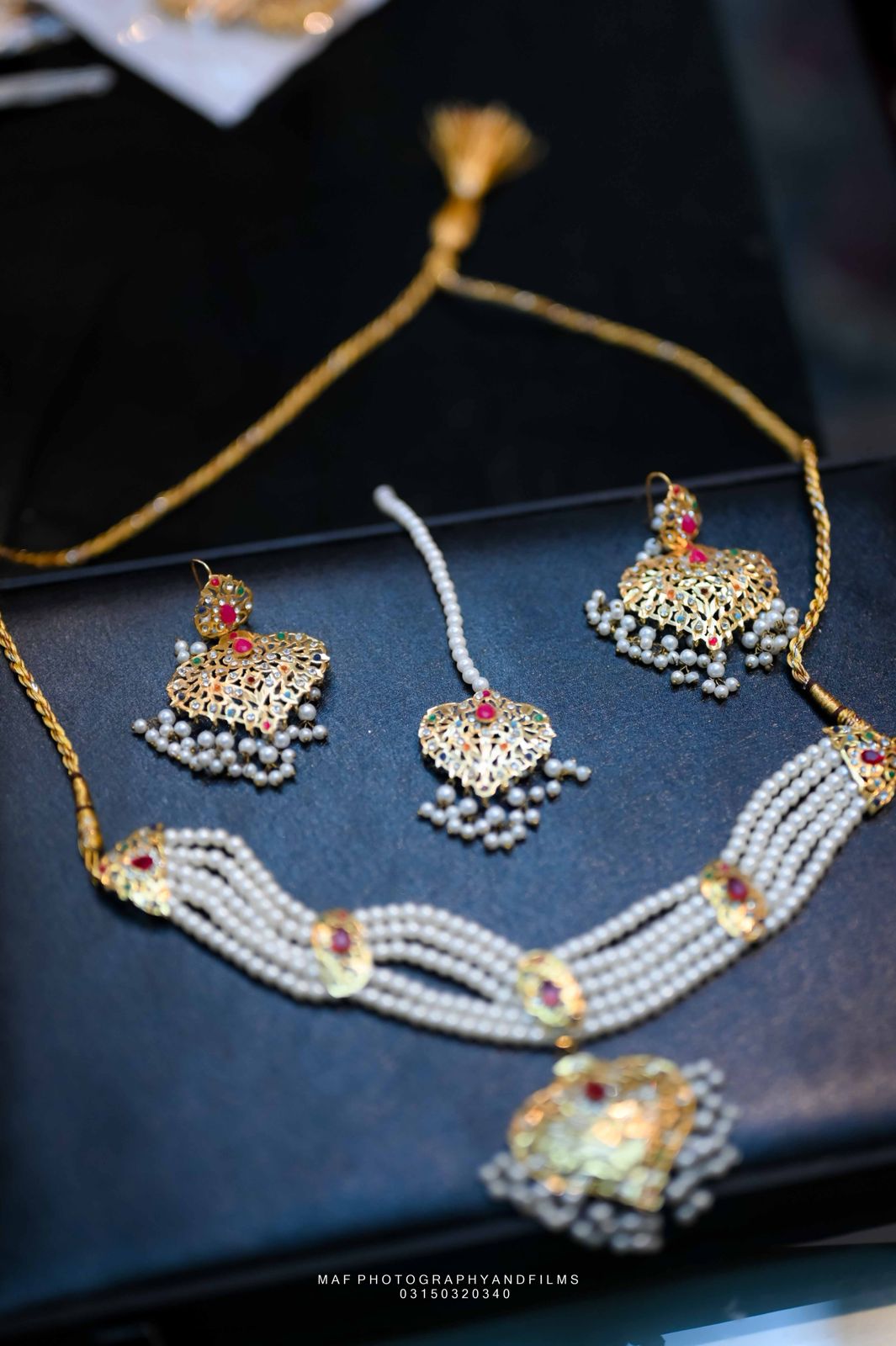 Zarmina Pearl Choker Set