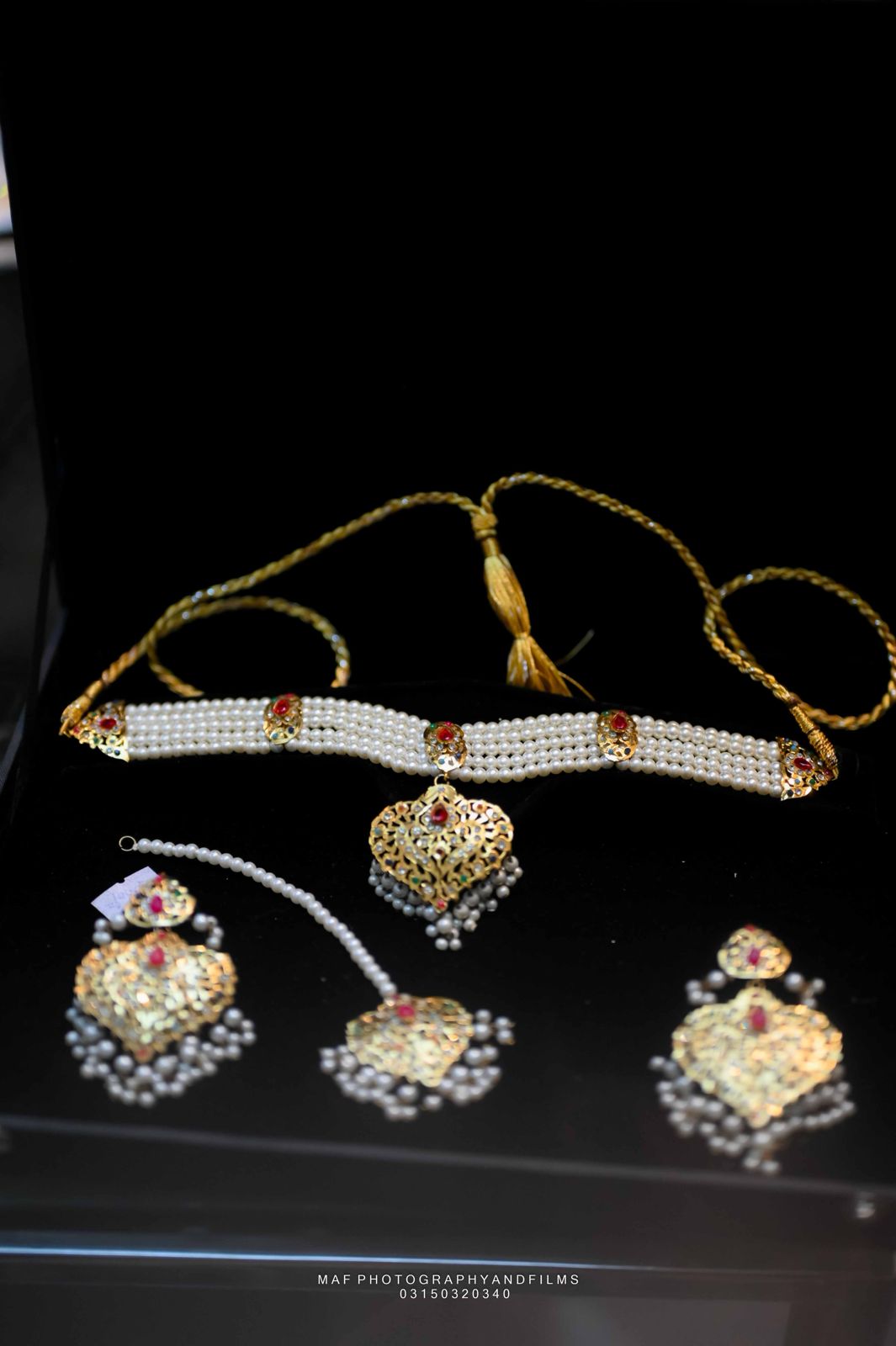 Zarmina Pearl Choker Set