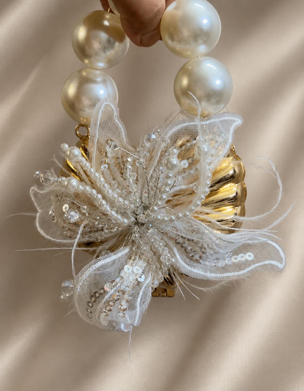Luxury Pearl Bloom Handheld Clutch